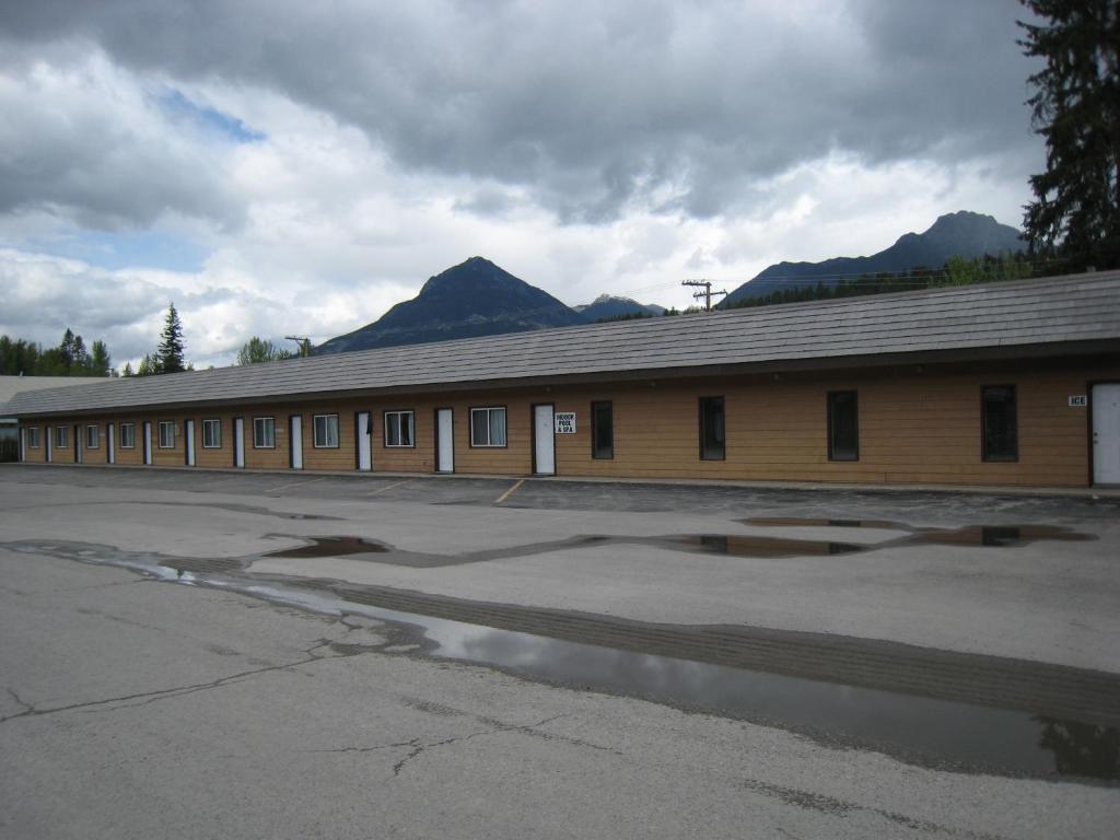 גולדן Mary'S Motel מראה חיצוני תמונה