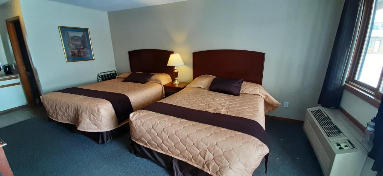 גולדן Mary'S Motel מראה חיצוני תמונה